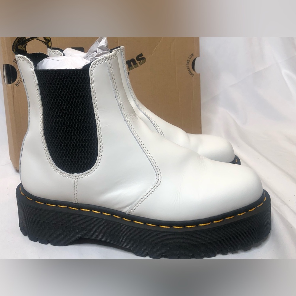 Dr Martens Womens 2976 Quad Chelsea Platform white Smooth Leather Boot-41EU, 9US - Picture 8 of 12